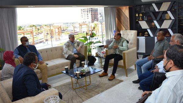 محافظ أسوان