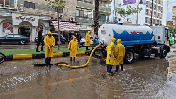 جانب من أعمال إزالة