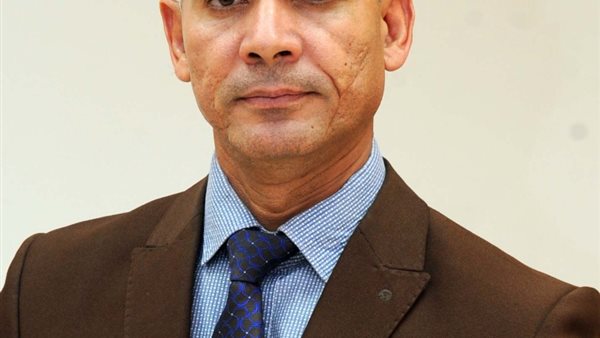 الدكتور السيد العقدة