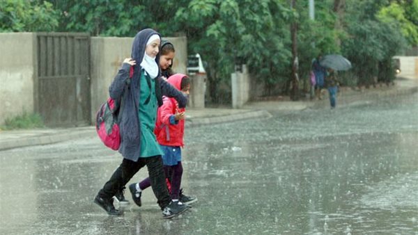 طلاب وأمطار - صورة