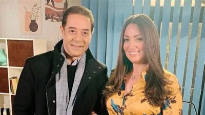 أول صورة لنرمين الفقي بصحبة مدحت صالح من كواليس أبو العروسة 3