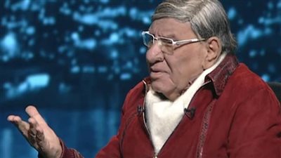 مفيد فوزي عن أزياء الفنانات في مهرجان الجونة السينمائي: تظهر عارية أجمل