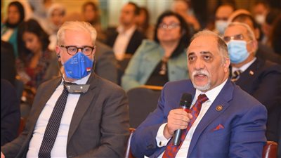 خبير دولي يستعرض استراتيجية التواصل والاتصال مع المصريين بالخارج