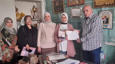 تعليم المنيا تكرم طالبة حصلت على المركز الأول عربيا في مسابقة القصة القصيرة