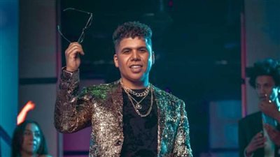 عمر كمال يتجاهل انتقادات الجمهور ويروج لمشاركته في مسلسل الفرح فرحنا