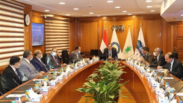 وزير البترول خلال