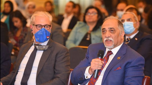 خبير دولي يستعرض