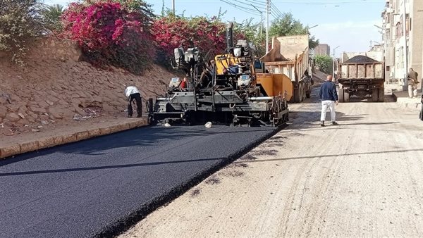 رصف الشوارع بأسيوط