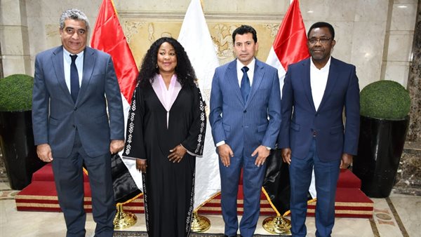 وزير الشباب والرياضة