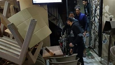 ضبط 6 مقاهٍ مخالفة ومصادرة 36 شيشة بحملة بشبرا الخيمة 