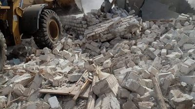 إزالة حالات تعدٍ على الترع والمساقي بالمنيا