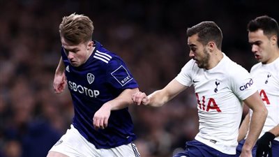 توتنهام يحقق الفوز الأول تحت قيادة كونتي على ليدز في الدوري الإنجليزي