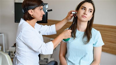 6 علامات توضح متى يكون التهاب الأذن خطيرًا؟ تعرف عليها