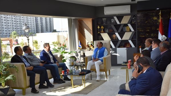 محافظ أسوان