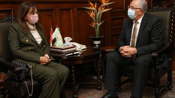  القصير والسعيد