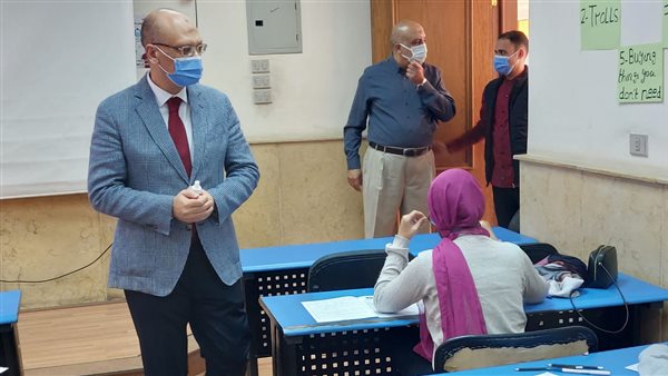 عميد كلية التجارة