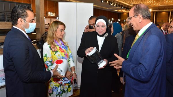 نيفين جامع وزيرة