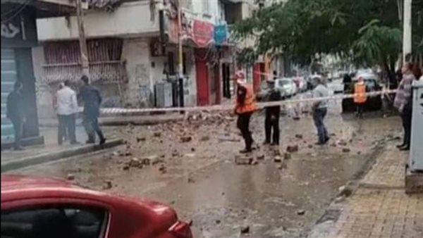 سقوط بلكونة بعقار