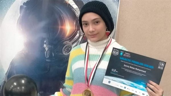 الطالبة سمية أثناء