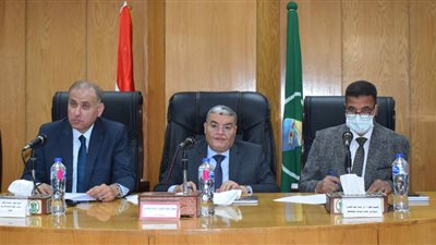 لجنة البت توافق على تقنين أراضي دولة بالمنيا