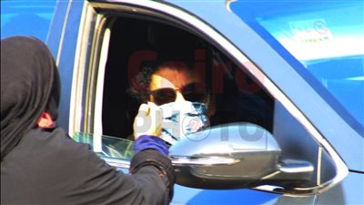 بحضور الكينج.. تشييع جثمان ابن شقيقة الفنان محمد منير | فيديو