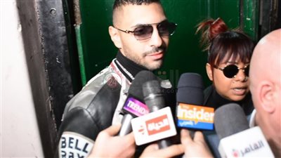 بعد إيقافه عن الغناء.. حسن أبو الروس يصل نقابة الموسيقيين للتحقيق معه 