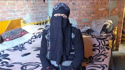  أم احمد.. مات زوجها وترك لها 3 أبناء يعيشون في غرفة واحدة بسوهاج