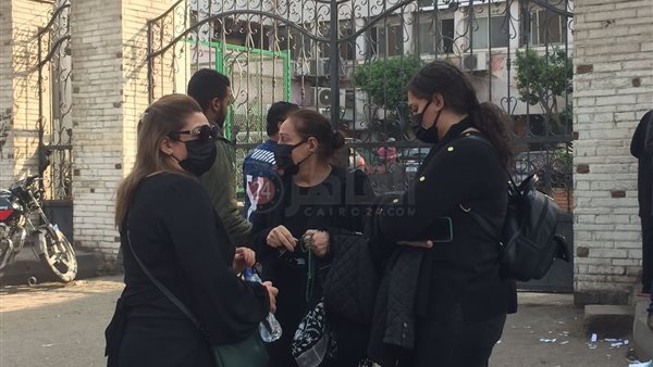 تيسير فهمي تنتظر