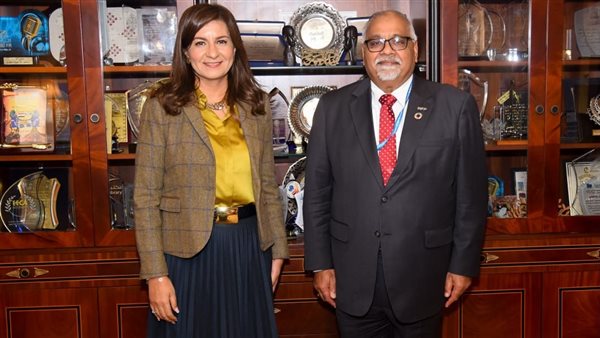 وزيرة الهجرة ومدير