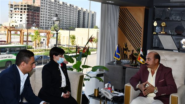 محافظ أسوان