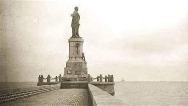 تمثال دليسيبس 