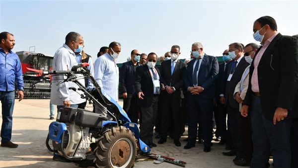 من زيارة وزير الزراعة