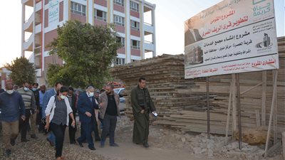 محافظ المنيا يتابع الموقف التنفيذي لـ مشروعات حياة كريمة بقرية المعصرة