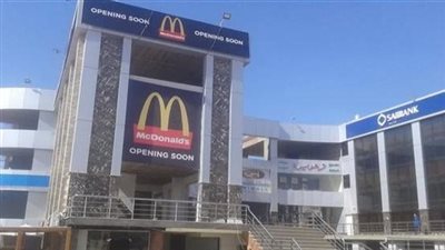 بث مباشر| عامل ماكدونالدز فرع العبور يعتدي على طفلة.. ومدير الفرع: الرحمة عند ربنا