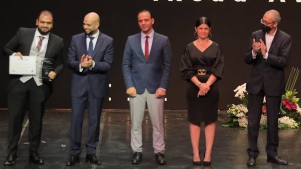 لجنة التحكيم خلال