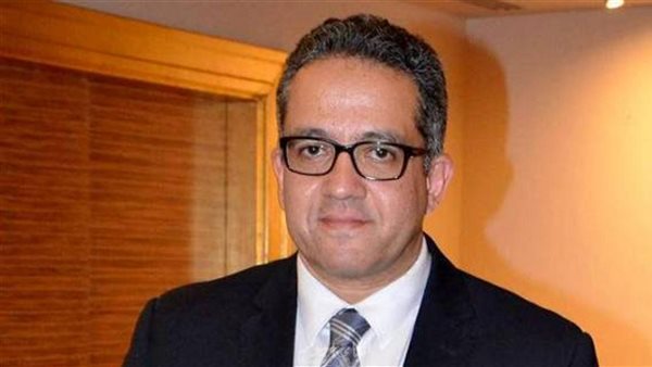 وزير السياحة والآثار