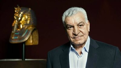 ضمن مبادرة اتكلم مصري.. زاهي حواس يلقي محاضرة أمام الهرم المدرج غدًا