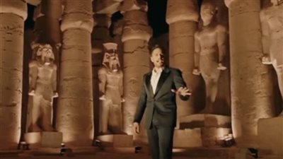 محمد حماقي يبهر الحضور بأغنية لف الدنيا دور في حفل افتتاح طريق الكباش