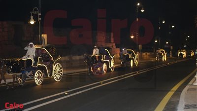 عرض الحناطير المشاركة في حفل افتتاح طريق الكباش