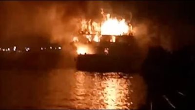  حريق داخل مركب نيلي بالمعادي.. والحماية المدنية تدفع بـ4 سيارات إطفاء