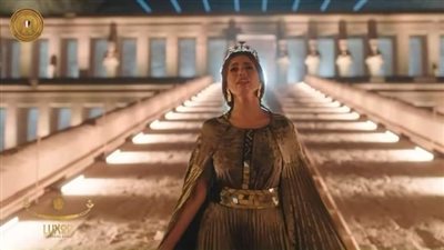 أدتها هايدي موسى.. ترجمة أنشودة حتشبسوت المقدمة في حفل افتتاح طريق الكباش