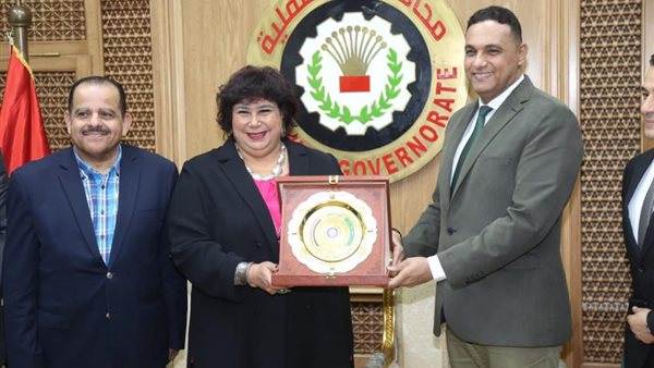 وزير الثقافة ومحافظ