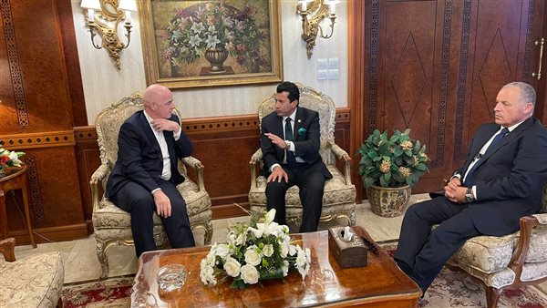 وزير الرياضة يستقبل