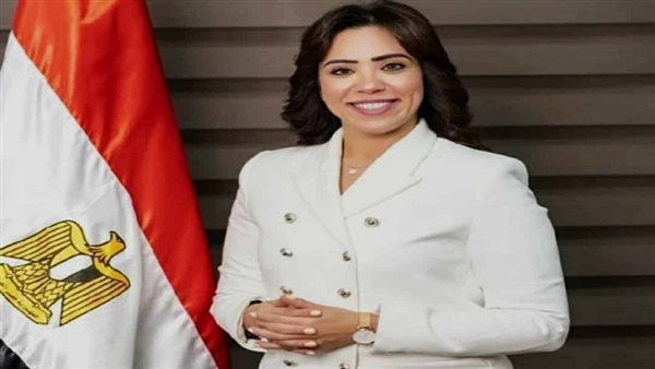  غادة علي عضو اللجنة