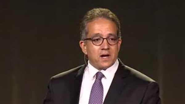 وزير الآثار