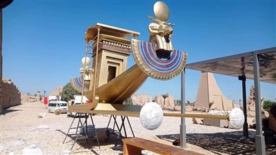 وزنها 700 كيلو.. صانع مراكب احتفال افتتاح طريق الكباش يكشف تفاصيل صناعتها
