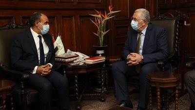 القصير يستعرض ملف الصادرات الزراعية مع سفير مصر الجديد في بروكسل 