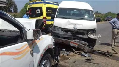 مصرع 3 أشخاص وإصابة طفل من أسرة واحدة في حادث سير بالبحيرة