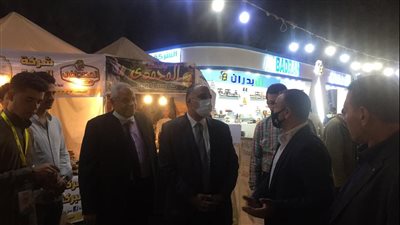 إقبال من المواطنين على مهرجان عسل النحل بحديقة الأورمان | صور 