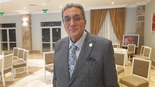 الدكتور أيمن مكاوي